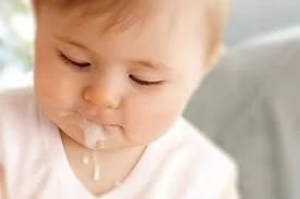 5 Tanda Si Kecil Overfeeding Mengenali dan Mengatasi Masalah Makan Berlebihan pada Bayi dan Balita